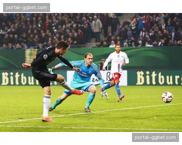 汉堡1-1战平奥格斯堡，保级之路依然艰难